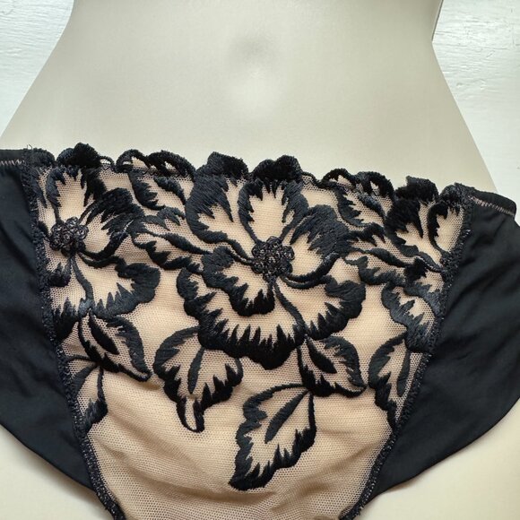 Simone Pérèle “Tattoo” Lace Bra & Panty Set | French Luxury Lingerie - Picture 5 of 6